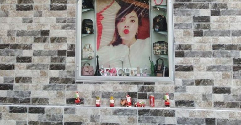 Polémicos homenajes a narcotraficantes con animitas y murales