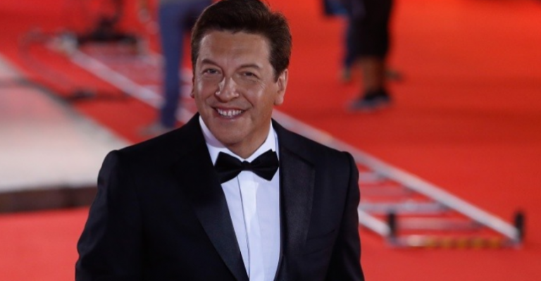 Julio César Rodríguez compartió foto con ramo de flores y desató ola de teorías