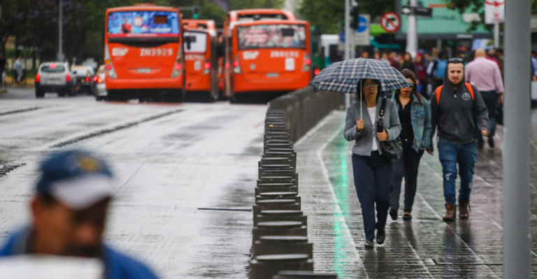 Comienzan las precipitaciones: Entérate a qué hora lloverá en tu comuna