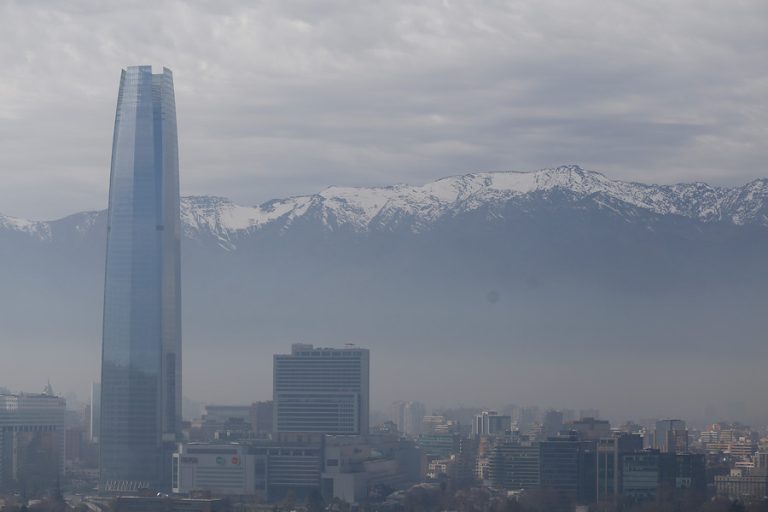 Declaran preemergencia ambiental para este lunes en la región Metropolitana: Estos son los dígitos afectados