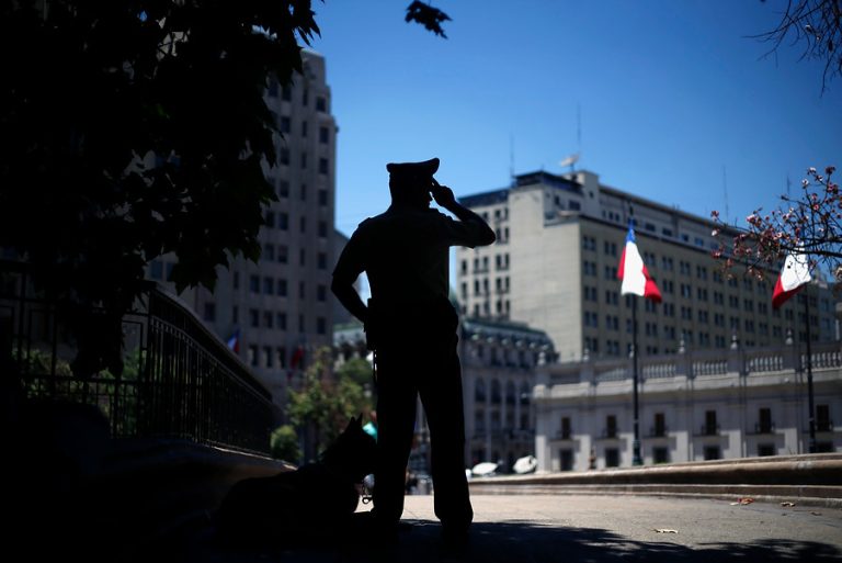 Amenazas y filtración de datos personales: El drama de joven que protagonizó video sexual con carabinero