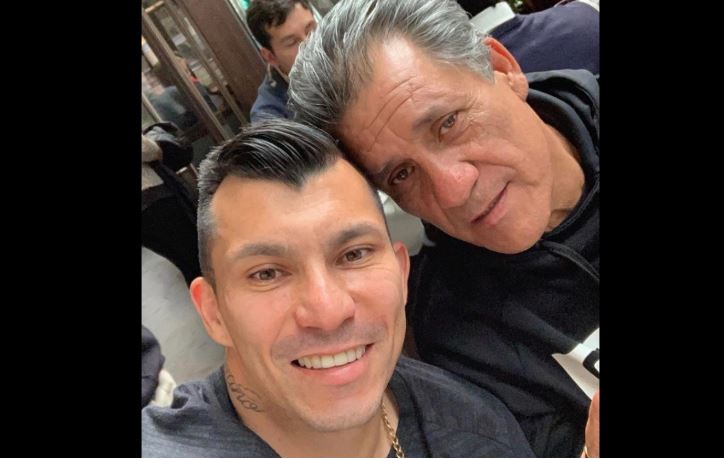 Desde Tomás González hasta Claudio Bravo: Así celebraron las figuras del deporte nacional el Día del Padre