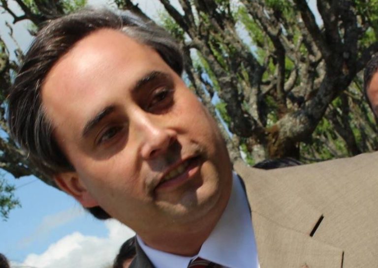 Arriesga 6 años de cárcel: Alcalde de Río Negro es acusado de malversación de fondos públicos