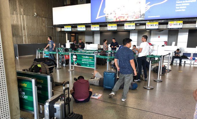 Tenían pasajes de Sao Paulo a Salvador de Bahía: Chilenos reclaman por cancelación de vuelos de Avianca Brasil