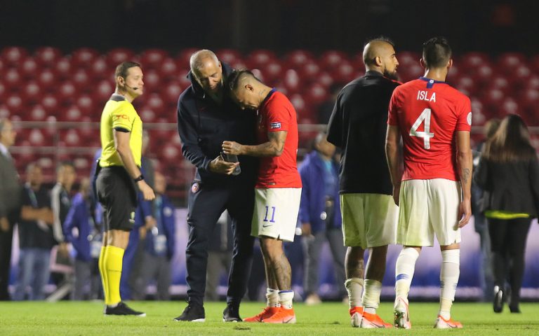 ¿Estaba llorando? Edu Vargas aclaró foto que se viralizó tras la victoria ante Japón