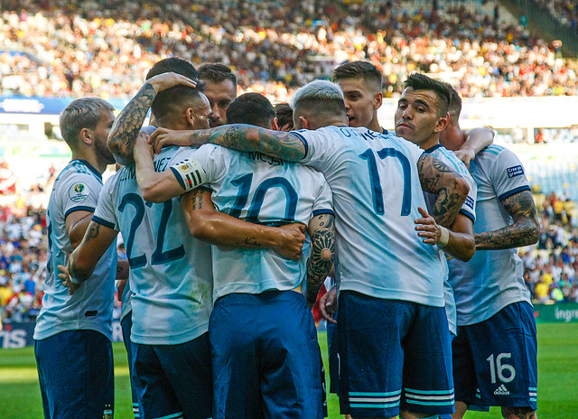 En semis lo espera Brasil: Argentina se impuso con un taco de lujo a Venezuela