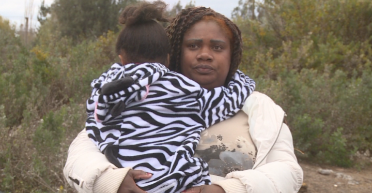 Madre denuncia que usaron sin su permiso foto de su hija para campaña de maltrato