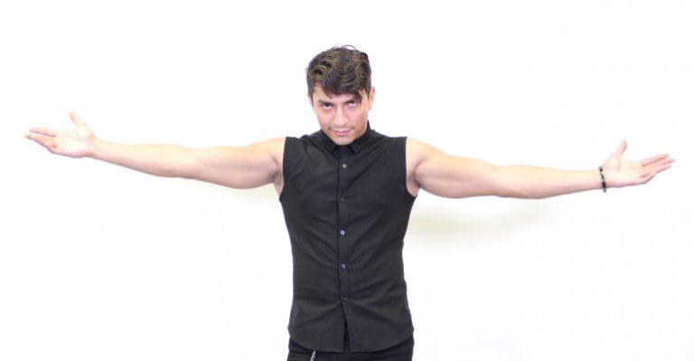 Doble de Chayanne siguió los pasos de imitador de su padre fallecido