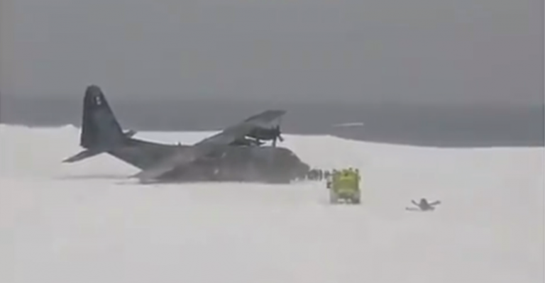 Avión brasileño sufrió accidentado aterrizaje en base chilena