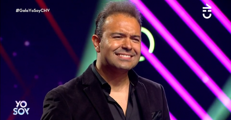 Imitador de Luis Miguel abrió la noche con un clásico del artista