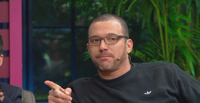 Julián Elfenbein debió responder difícil pregunta: ¿Qué te gusta más Podemos Hablar o Pasapalabra?