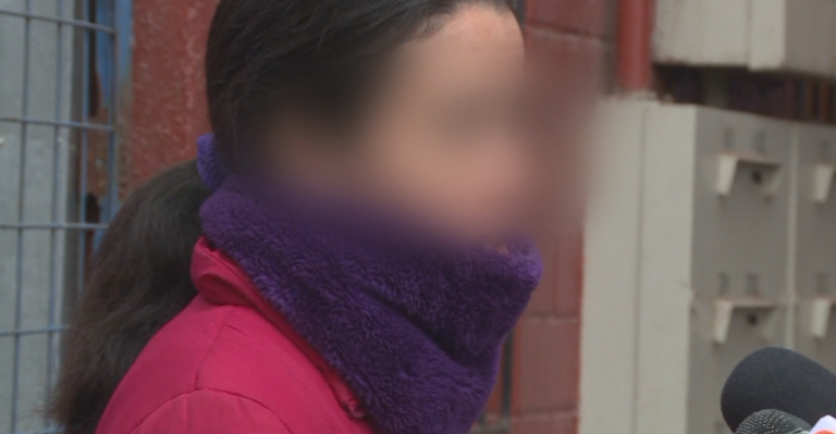 Mujer se grabó golpeando a su hija y subió video en redes sociales