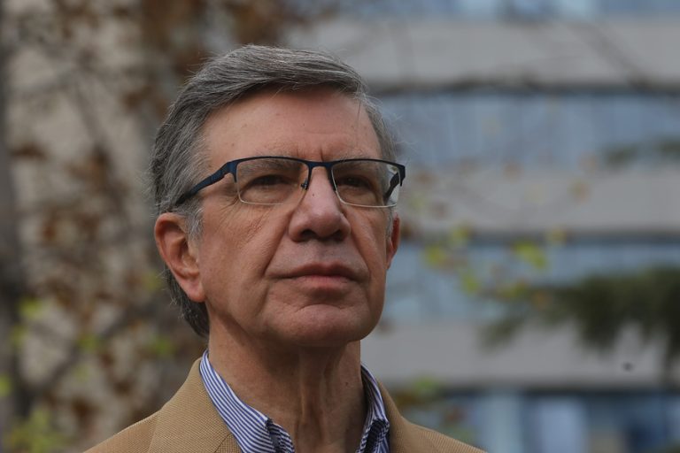 Toque de queda juvenil: Lavín afirmó que no habrá multas y respaldó participación en consulta ciudadana