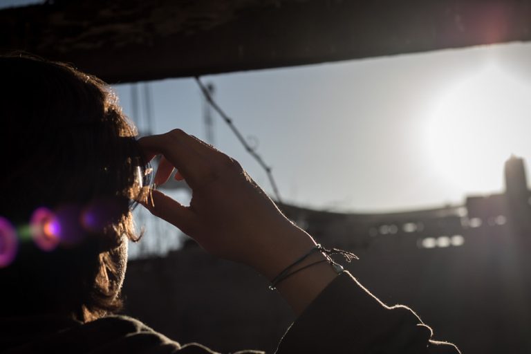 No es un juego: Mirar el eclipse sin protección podría generar daños irreparables en tu visión