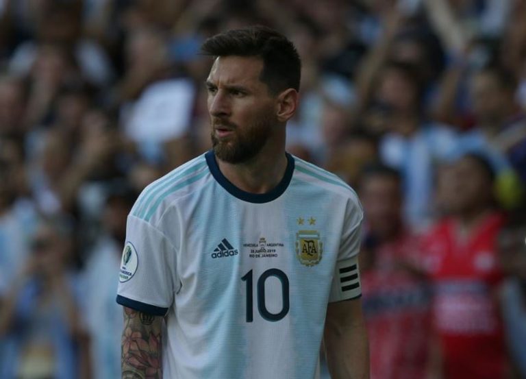 “Se cansaron de cobrar boludeces y acá no fueron a mirar el VAR”: Messi lidera el reclamo de toda Argentina