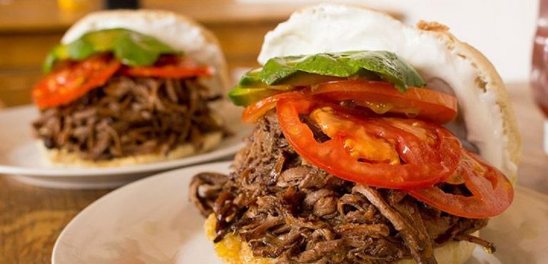 Para pasar las penas: Celebra el Día de la Mechada con estas promociones