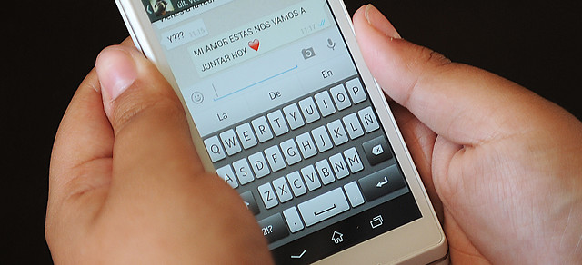 Madre denuncia que su hija de 12 años es acosada por un desconocido en redes sociales