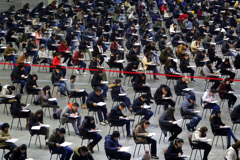 Eunacom alcanza récord de extranjeros: Sólo el 7% de los que rindieron el examen eran chilenos