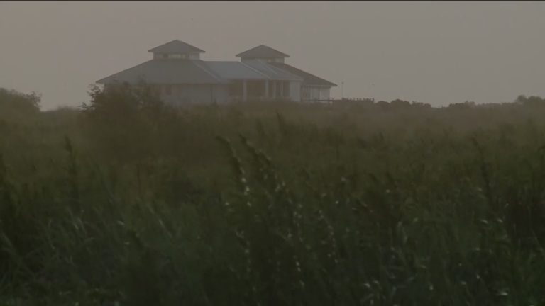 Barry, el huracán que tiene en alerta a Estados Unidos y hace recordar al Katrina