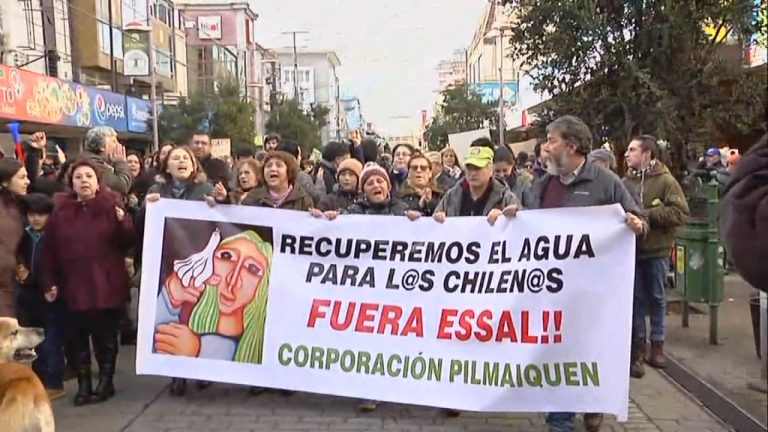 Habitantes de Osorno protestaron por corte de agua: Pidieron que Essal deje de estar a cargo del abastecimiento