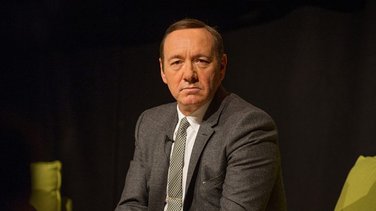 Fiscales abandonan cargos por abuso sexual contra Kevin Spacey