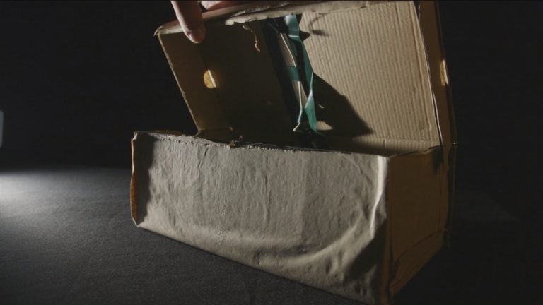 En cajas de cartón y artesanales: Así son los paquetes bomba utilizados en los últimos ataques explosivos