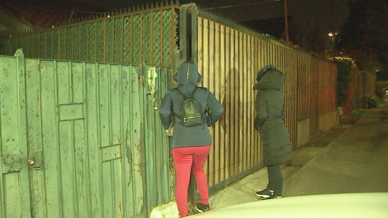 Grupo de mujeres protestaron afuera de una supuesta clínica clandestina: Acusan graves negligencias