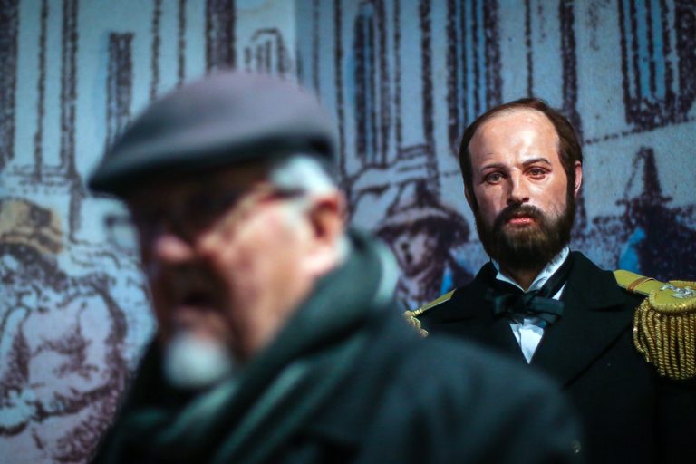 “Se escuchó al público”: Despiden al escultor de las figuras del Museo de Cera de Las Condes