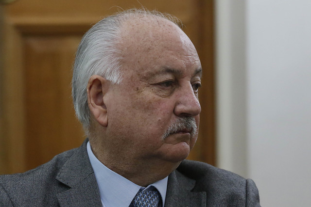 Teillier descartó disputas generacionales en el PC: 