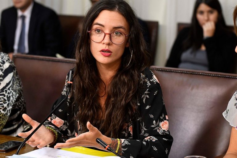 Camila Vallejo sobre Michelle Bachelet y su rol como Alta Comisionada de la ONU: “Ha estado a la altura”