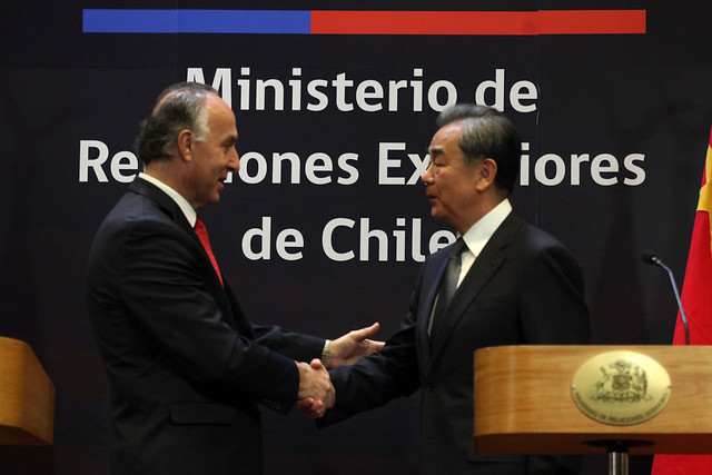 Reunión entre cancilleres de China y Chile: Tecnología, transporte y ciencia fueron los temas abordados