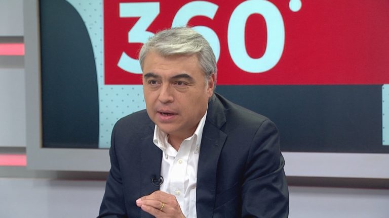 Soto dice que joven recién egresado de la U podría alegar que 40 horas es poco para sus ganas de trabajar