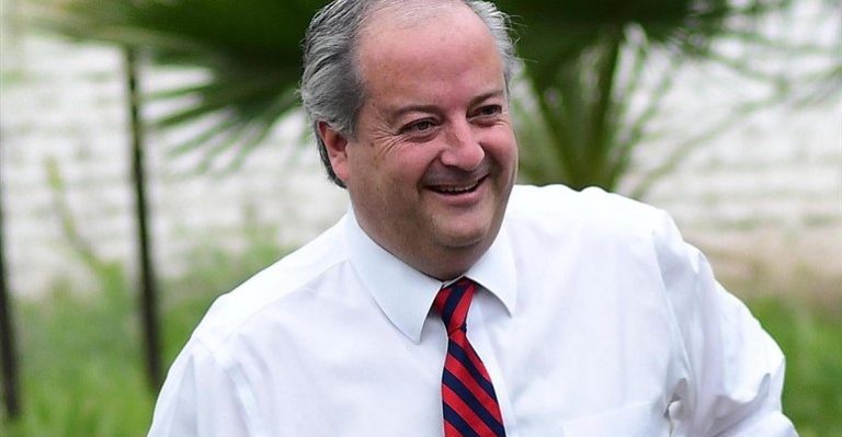 Nicolás Monckeberg reveló que era cantante de micro en su adolescencia