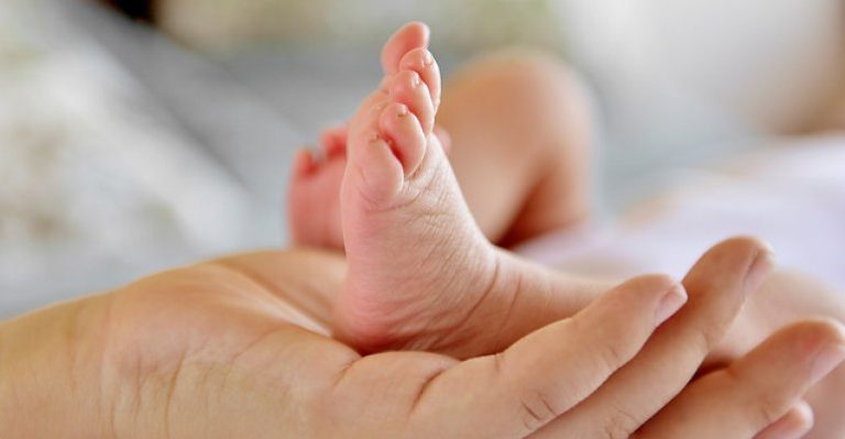 Revelan nuevo informe de salud de bebé abandonado en Hospital de Maipú