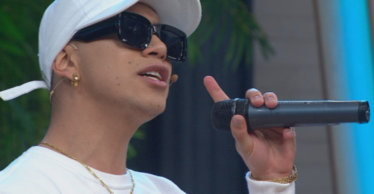 Tomy Boysen cantó uno de sus mayores éxitos en Viva La Pipol