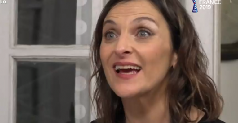 El destacado cineasta español que reconoció a Antonia Zegers