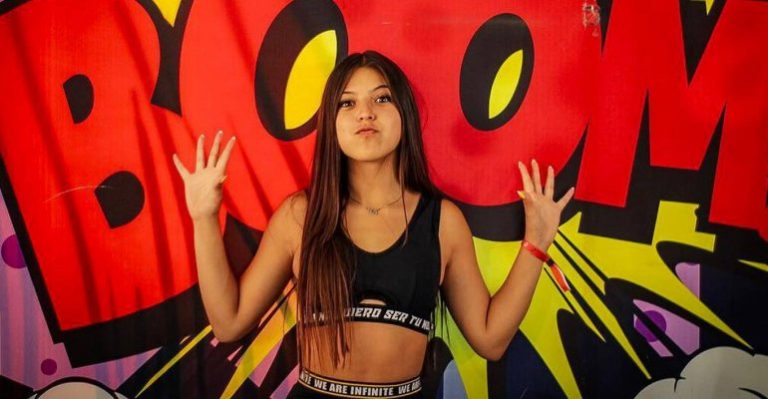 La influencer que la rompe en redes sociales: Ignacia Antonia visitó Viva La Pipol