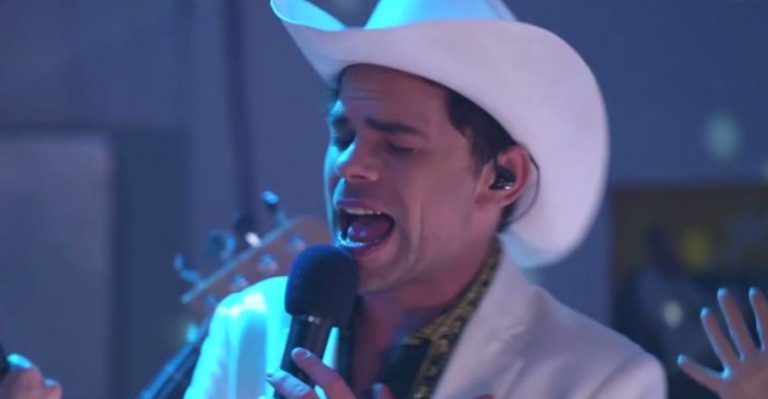 Este es Vicho: El coqueto e infiel cantante de Gemelas