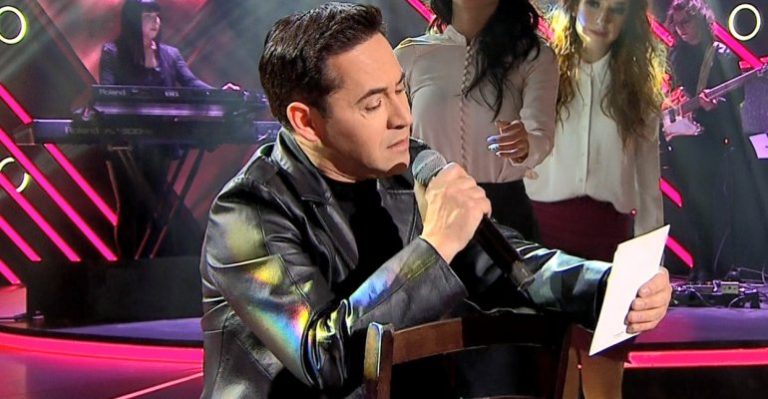 Tony Hadley brilló sobre el escenario con icónica canción de Spandau Ballet