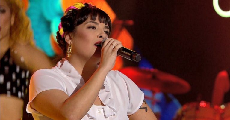 Mon Laferte brilló sobre el escenario de Yo Soy con su ritmo latino