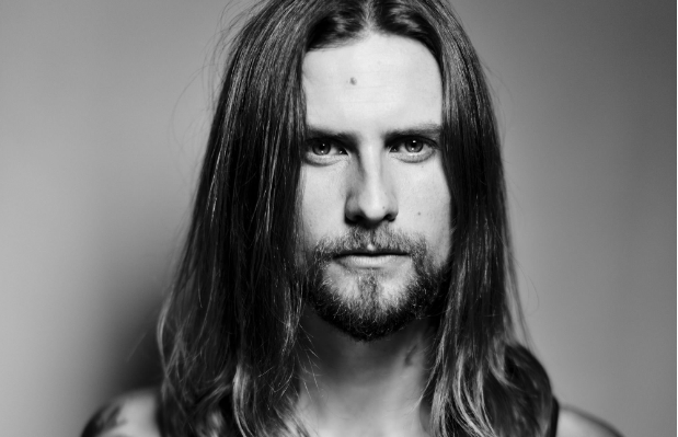 Jean Philippe revolucionó las redes sociales interpretando una clásica canción de The Beatles