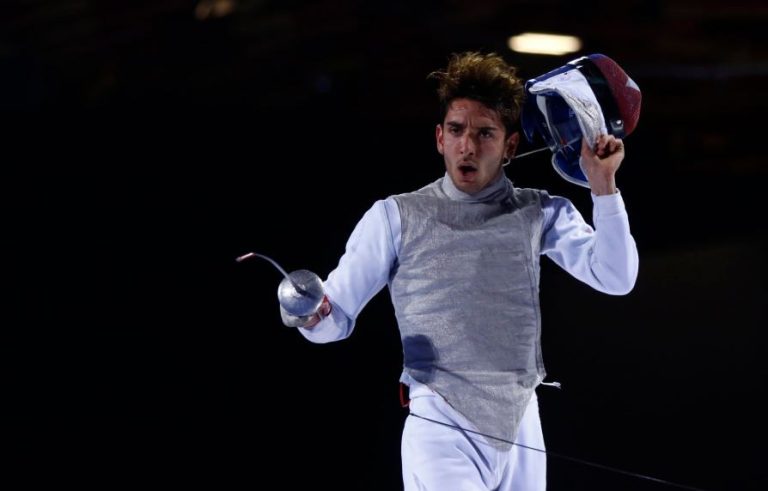 ¡La novena de Chile! Gustavo Alarcón logró medalla de plata en esgrima en los Panamericanos