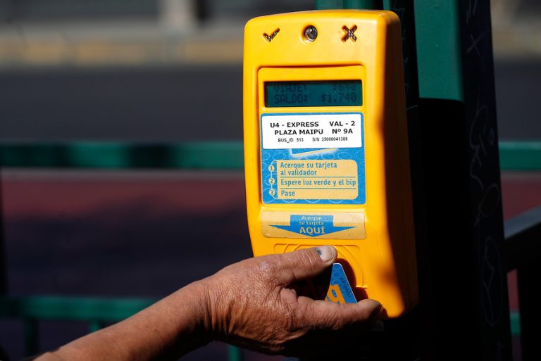 Registro de evasores en transporte público suma más de 5 mil personas: La mayoría son hombres y edad promedio es de 31