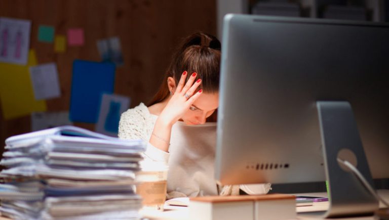 Estrés, depresión y ansiedad: Licencias médicas por salud mental aumentaron un 53% en cinco años