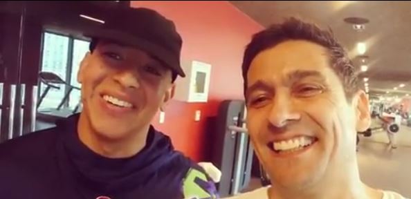 ¡Como un fanático más! Rafa Araneda se encontró con Daddy Yankee en gimnasio de Miami y grabaron un video