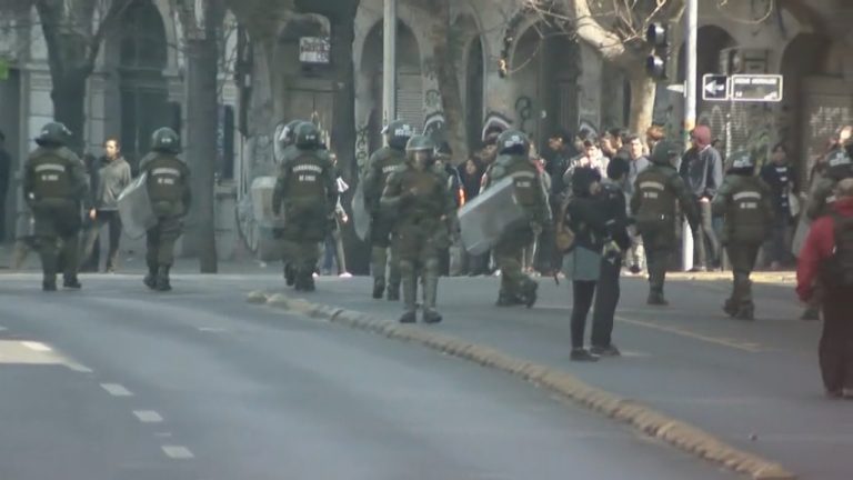 Registran incidentes en Plaza Italia a pesar de no autorización de marcha antimigrantes