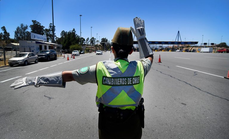 Carabineros tampoco podrán trabajar como conductores de aplicaciones: “Su labor es fiscalizar”