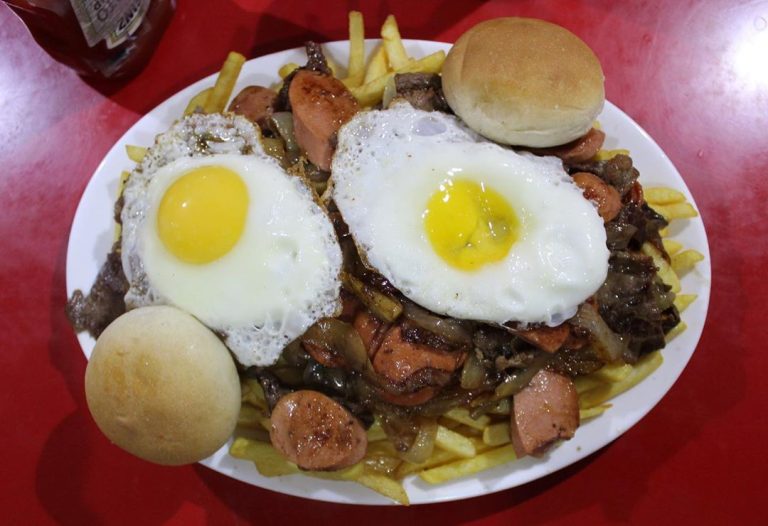 Día de la chorrillana: Van a regalar mil platos en distintos locales del país