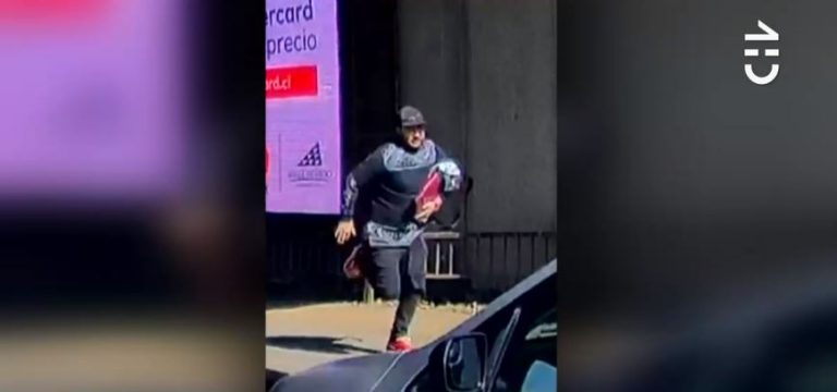 Impacto por registro que muestra a sujeto asaltando a una conductora en Las Condes