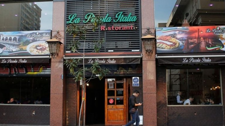 La Piccola Italia arriesga multa por $40 millones tras demanda por acoso laboral